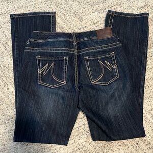 Maurice’s sz 3/4 reg straight leg. New w/o tags. Smoke/pet free